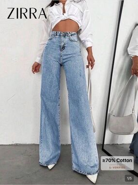 Zirra High-Waist Wide-Leg Jeans in Light Blue
